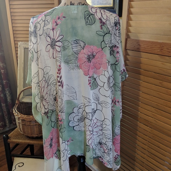 Kimono cover up pastel colors 100% silk flowers even cover swim suits - Picture 7 of 8